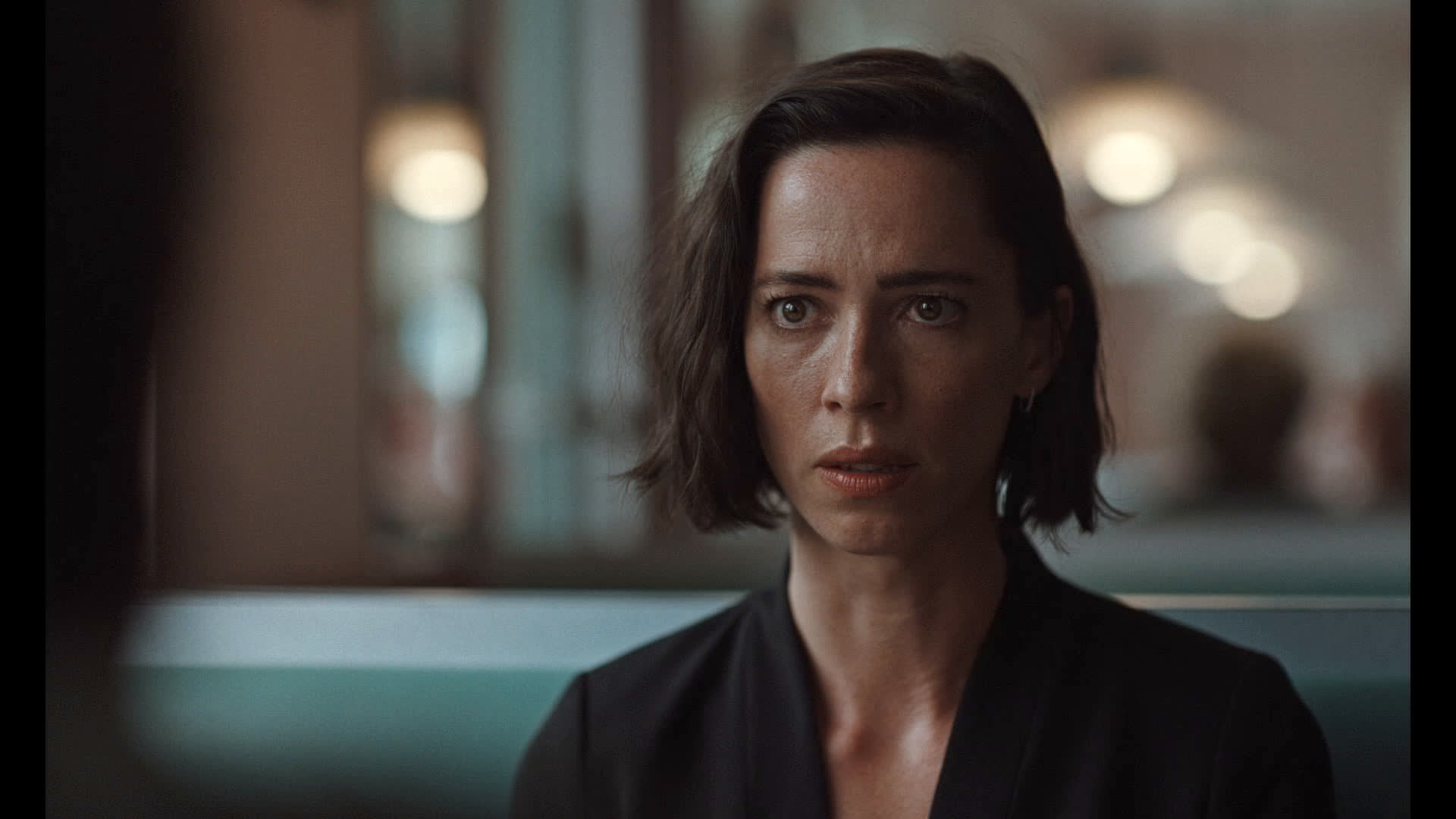 Huluは、称賛されているインディースリラーの批評家が「慰めやコンソールを拒否する」と言っています。